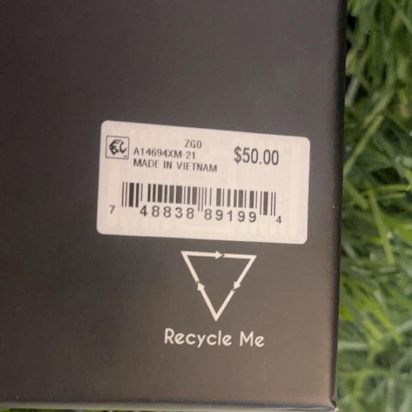 Guess Heart Pendant Set & Travel Case - Picture 6 of 6